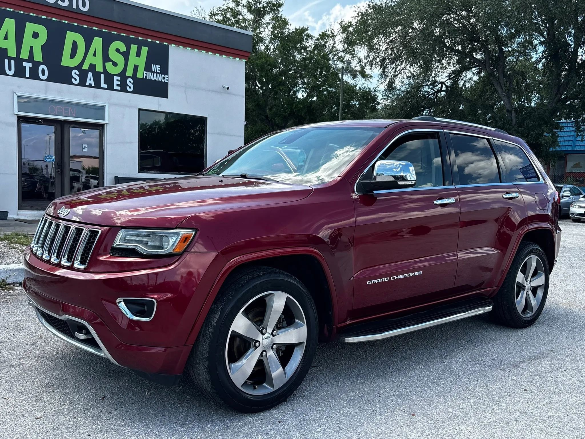 Used 2014 Jeep Grand Cherokee Overland w/ Advanced Technology Group