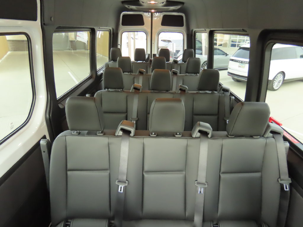 Used 2025 Mercedes-Benz Sprinter 2500 image 31