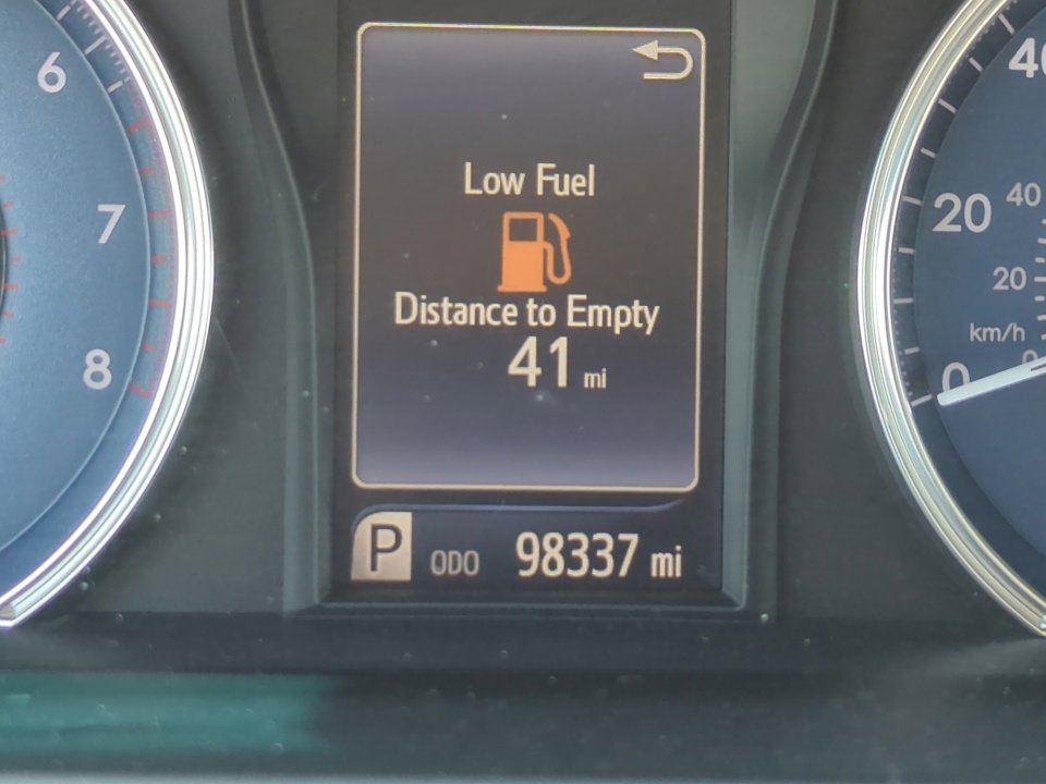 Used 2015 Toyota Camry XLE w/ Convenience Package image 26