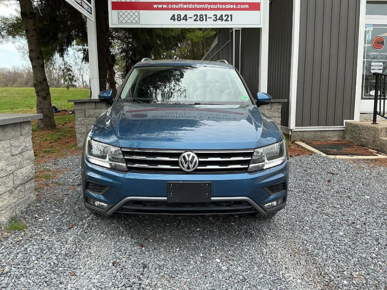 Used 2018 Volkswagen Tiguan SEL image 2