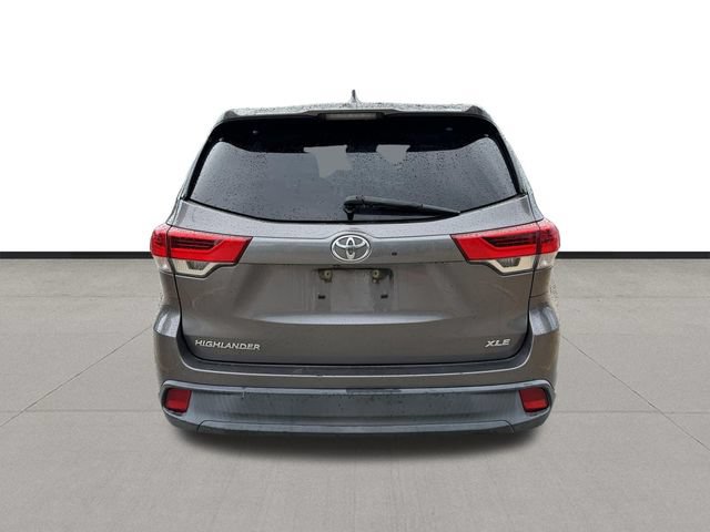 Used 2017 Toyota Highlander XLE FWD image 6