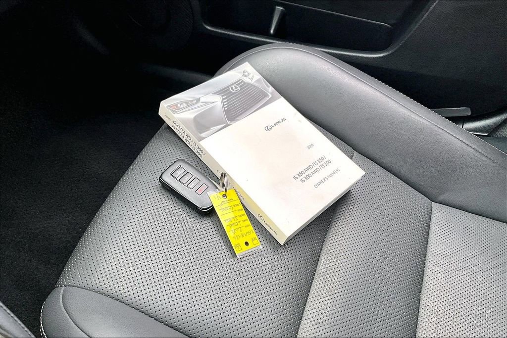 Used 2019 Lexus IS 300 image 10