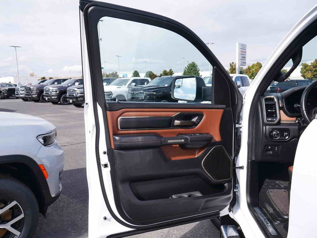 Used 2023 RAM 1500 Limited w/ Body-Colour Bumper Group image 35