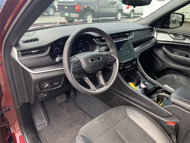 Used 2023 Jeep Grand Cherokee Altitude image 10