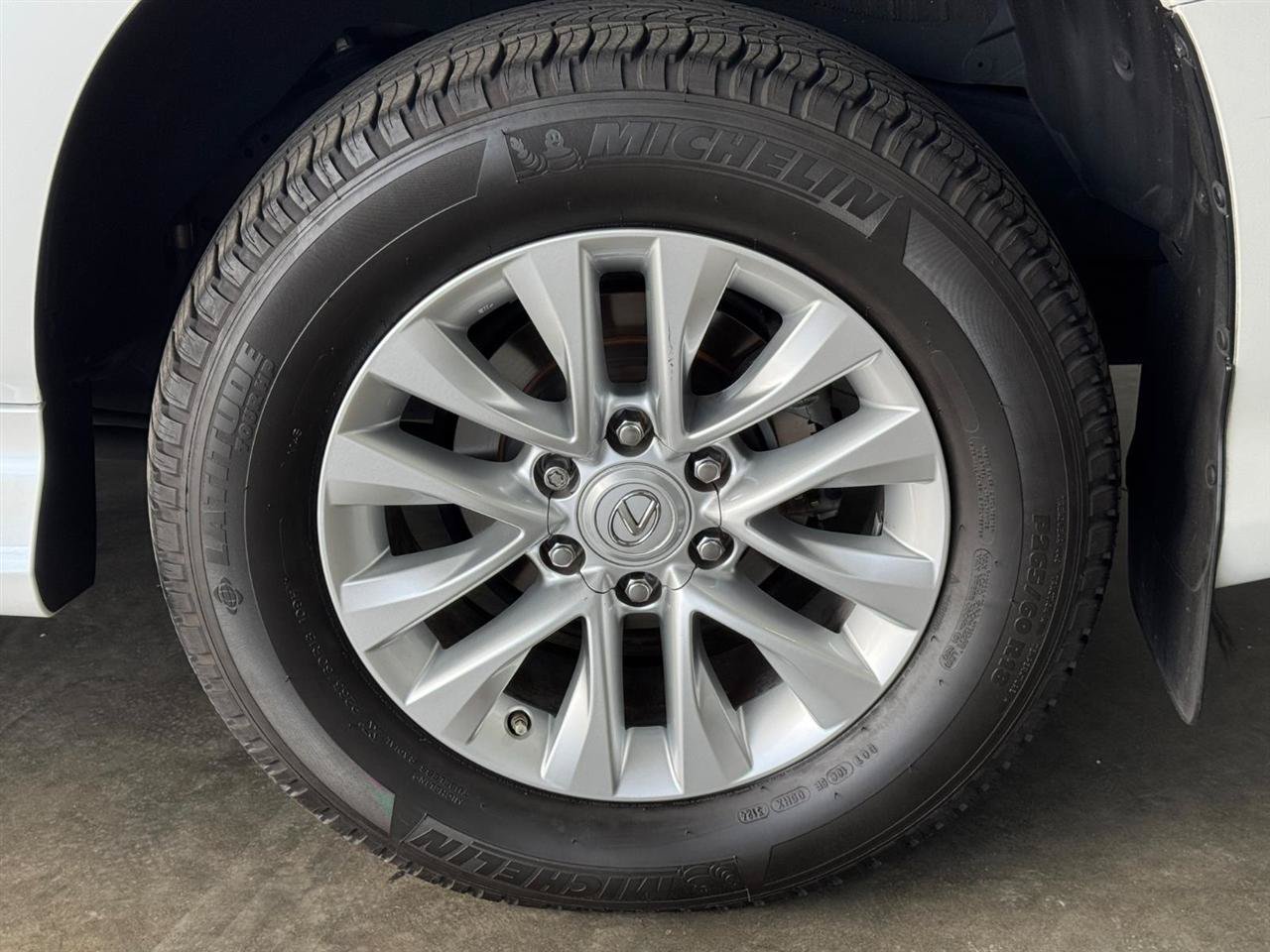 Used 2019 Lexus GX 460 Premium AWD/4WD image 36