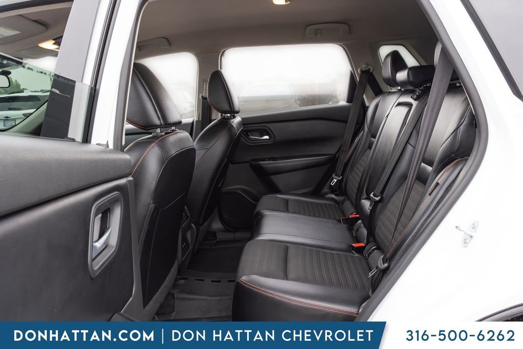 Used 2025 Nissan Rogue SV AWD/4WD image 19