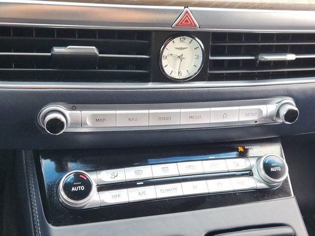 Used 2021 Genesis G90 3.3T Premium image 21