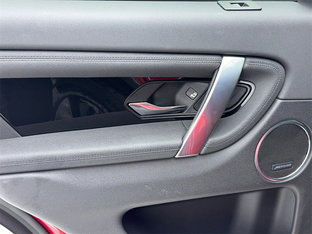 Used 2022 Land Rover Discovery Sport SE image 46