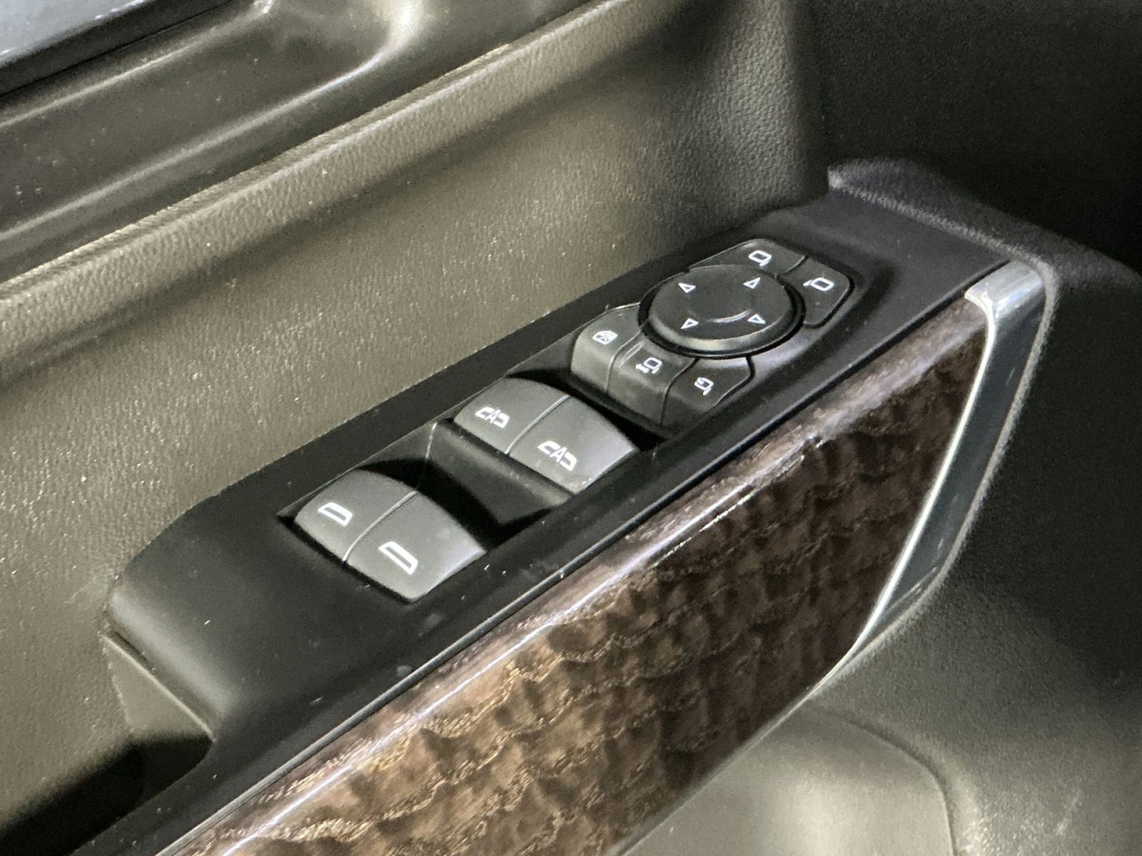 Used 2022 GMC Sierra 3500 Denali AWD/4WD image 16