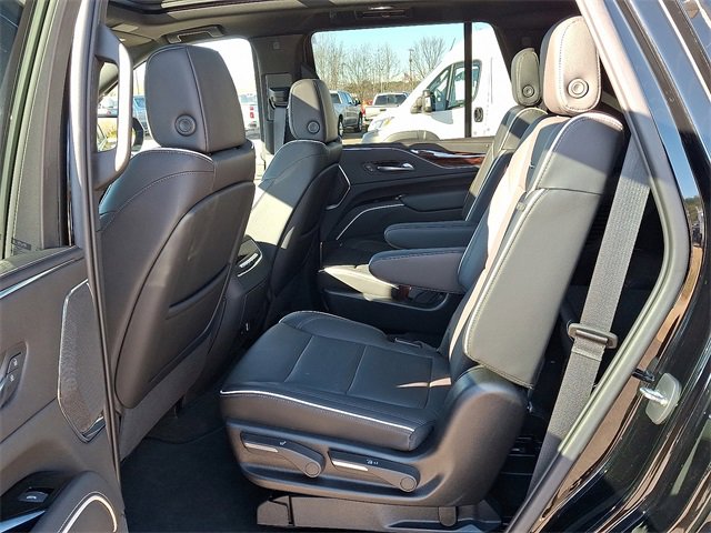 Certified 2023 Cadillac Escalade Premium Luxury image 8