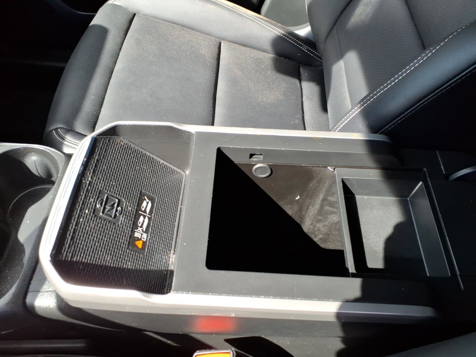 Certified 2025 GMC Terrain Elevation w/ Elevation Premium Package image 16