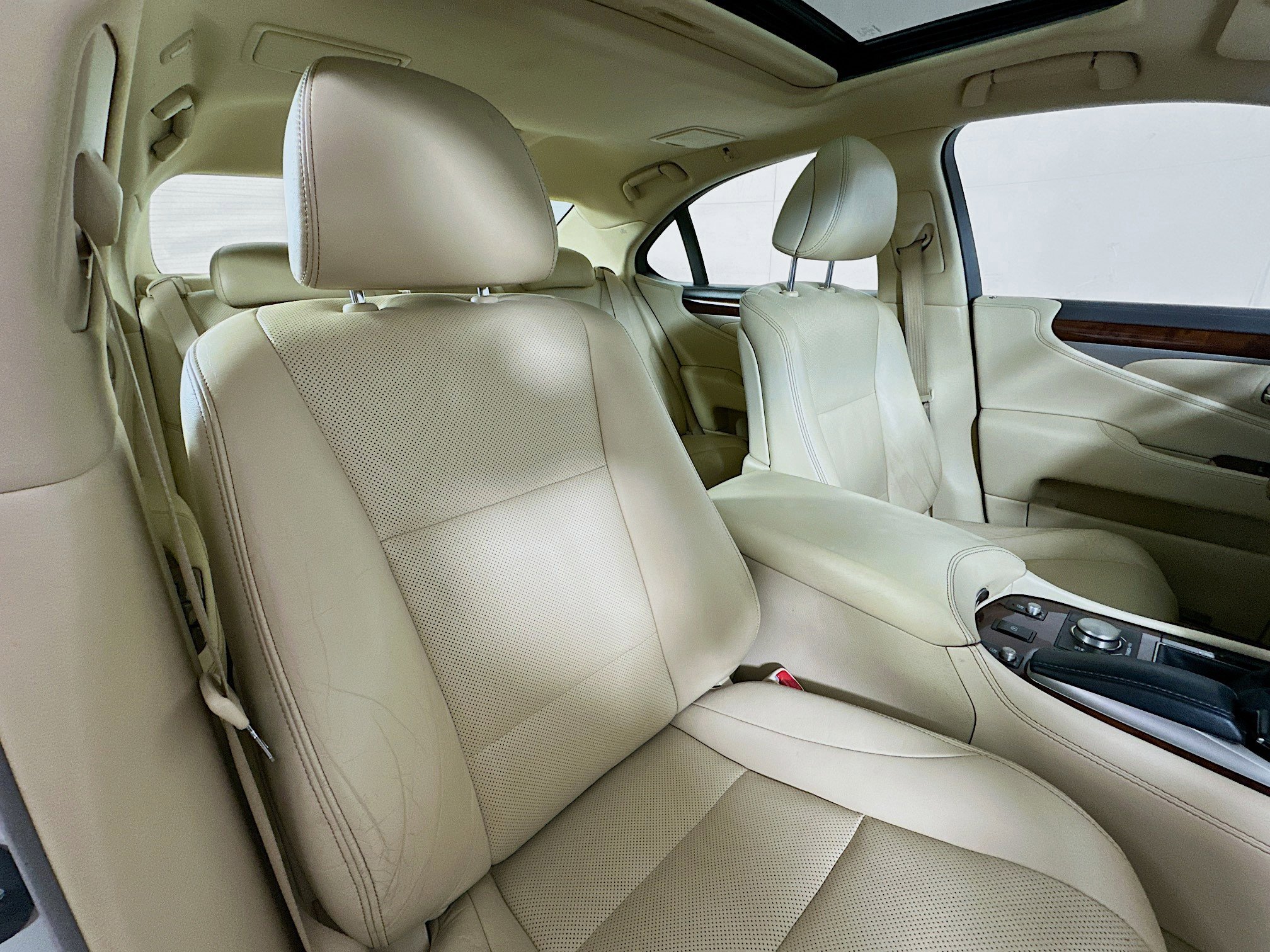 Used 2015 Lexus LS 460 AWD w/ Comfort Package image 29