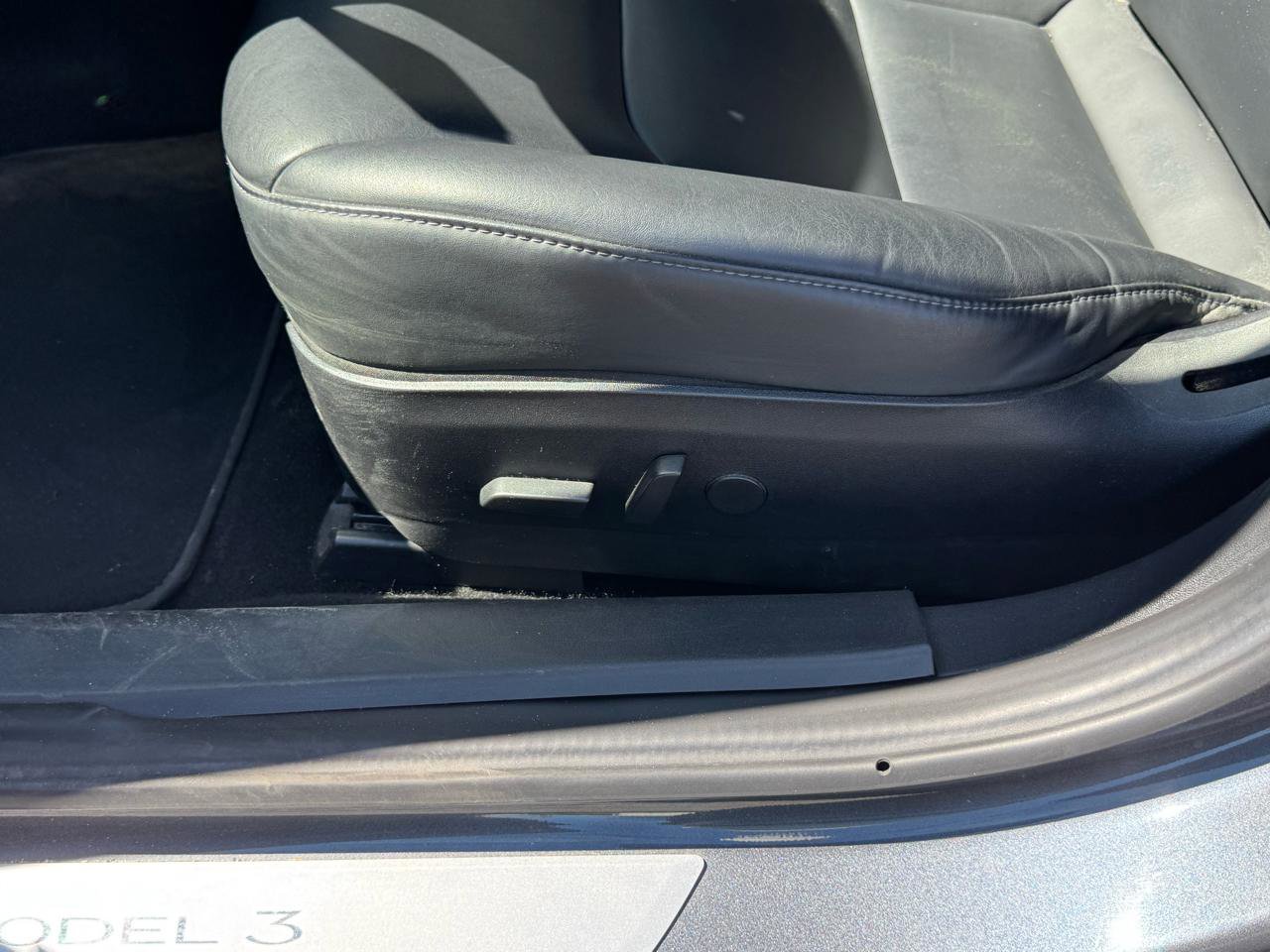 Used 2018 Tesla Model 3 Mid Range image 18