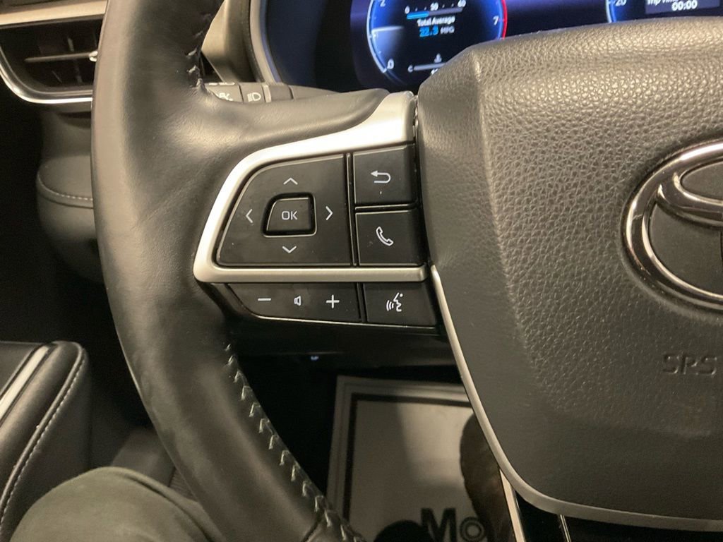 Used 2023 Toyota Highlander Limited image 24