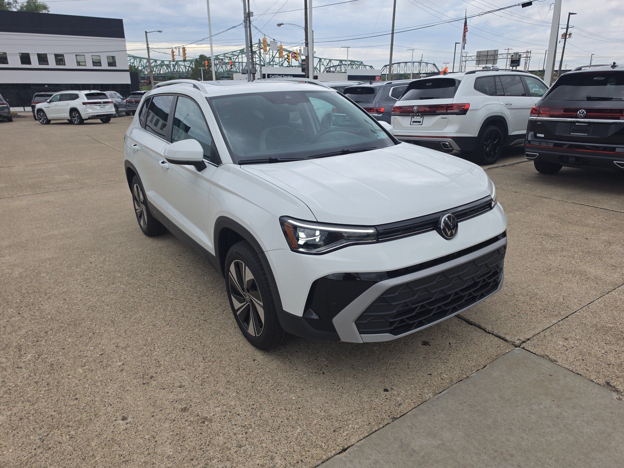 New 2026 Volkswagen Taos SE AWD/4WD image 7