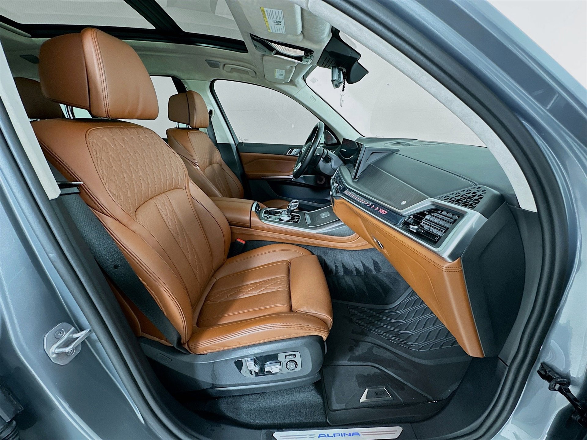 Used 2024 BMW ALPINA XB7 image 32