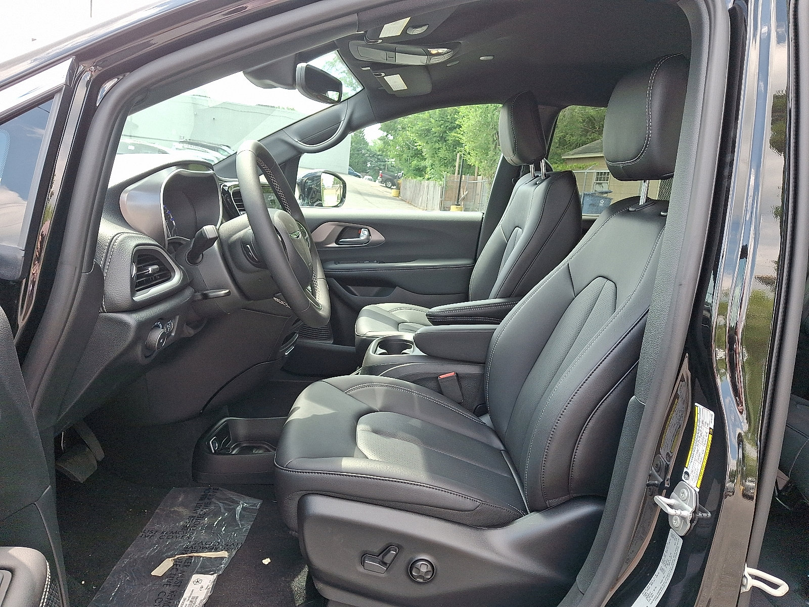 New 2026 Chrysler Pacifica Select image 8