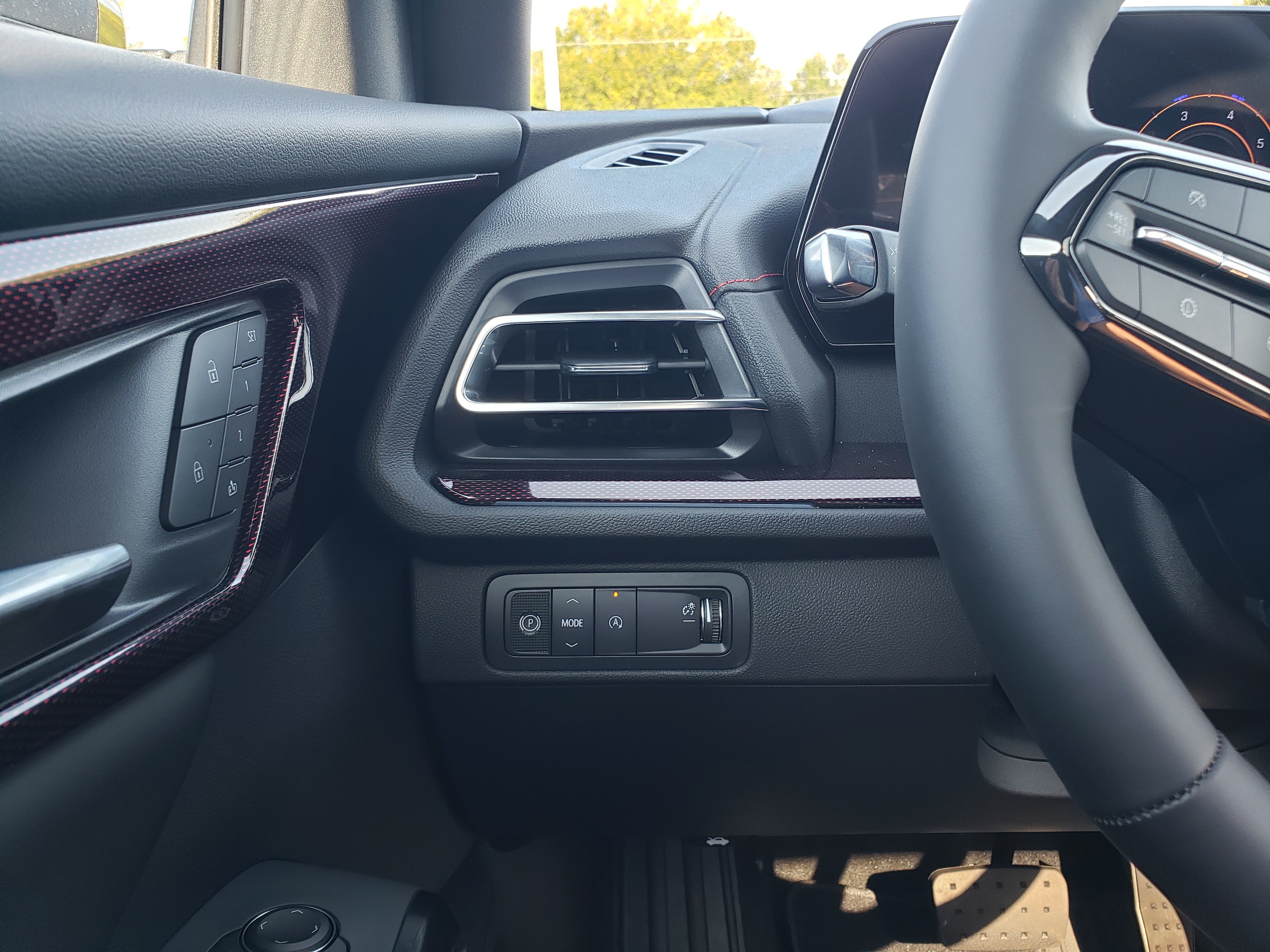 New 2027 Chevrolet Traverse RS w/ LPO, Floor Liner Package FWD image 15