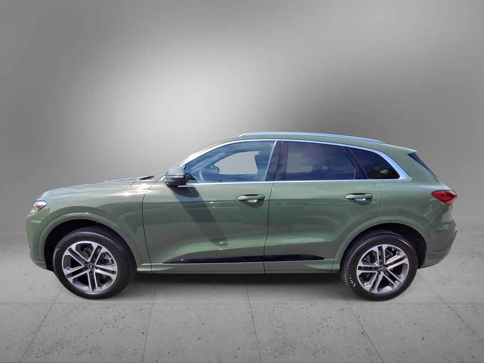 Used 2025 Audi Q5 Premium w/ Premium Plus AWD/4WD image 5