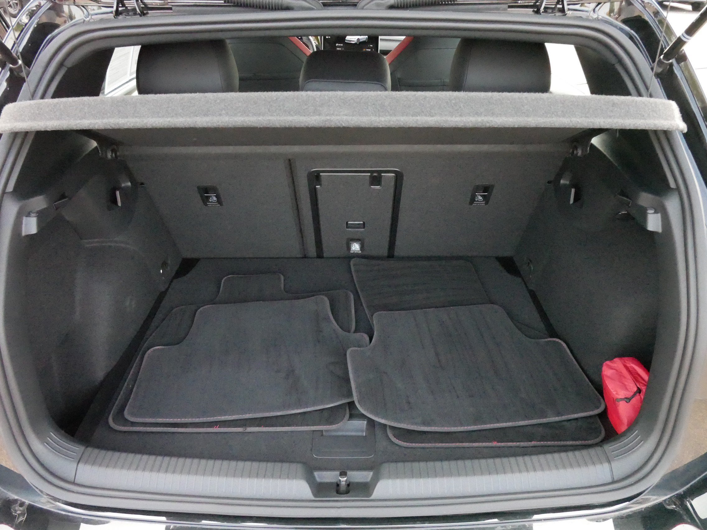 Certified 2025 Volkswagen GTI SE w/ SE Leather Seating Package FWD image 18