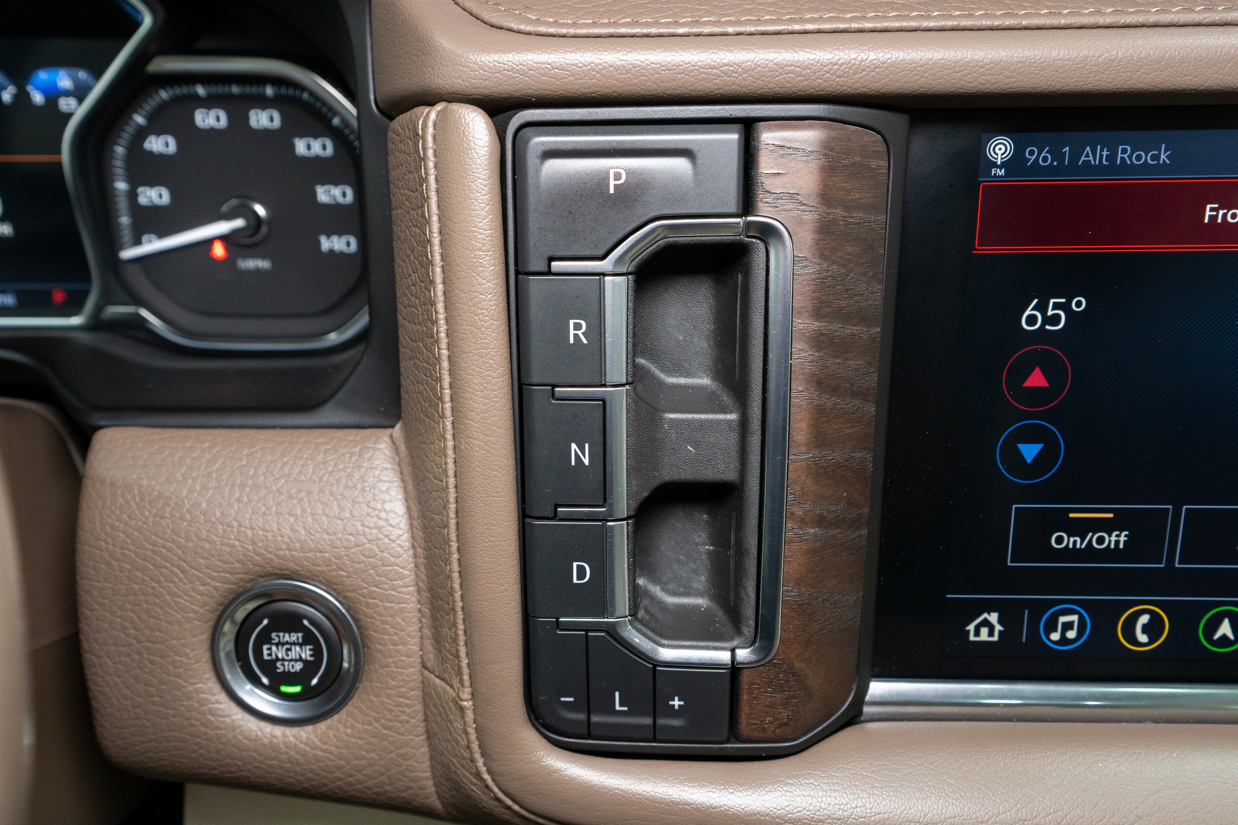 Used 2021 GMC Yukon Denali w/ Advanced Technology Package RWD image 27