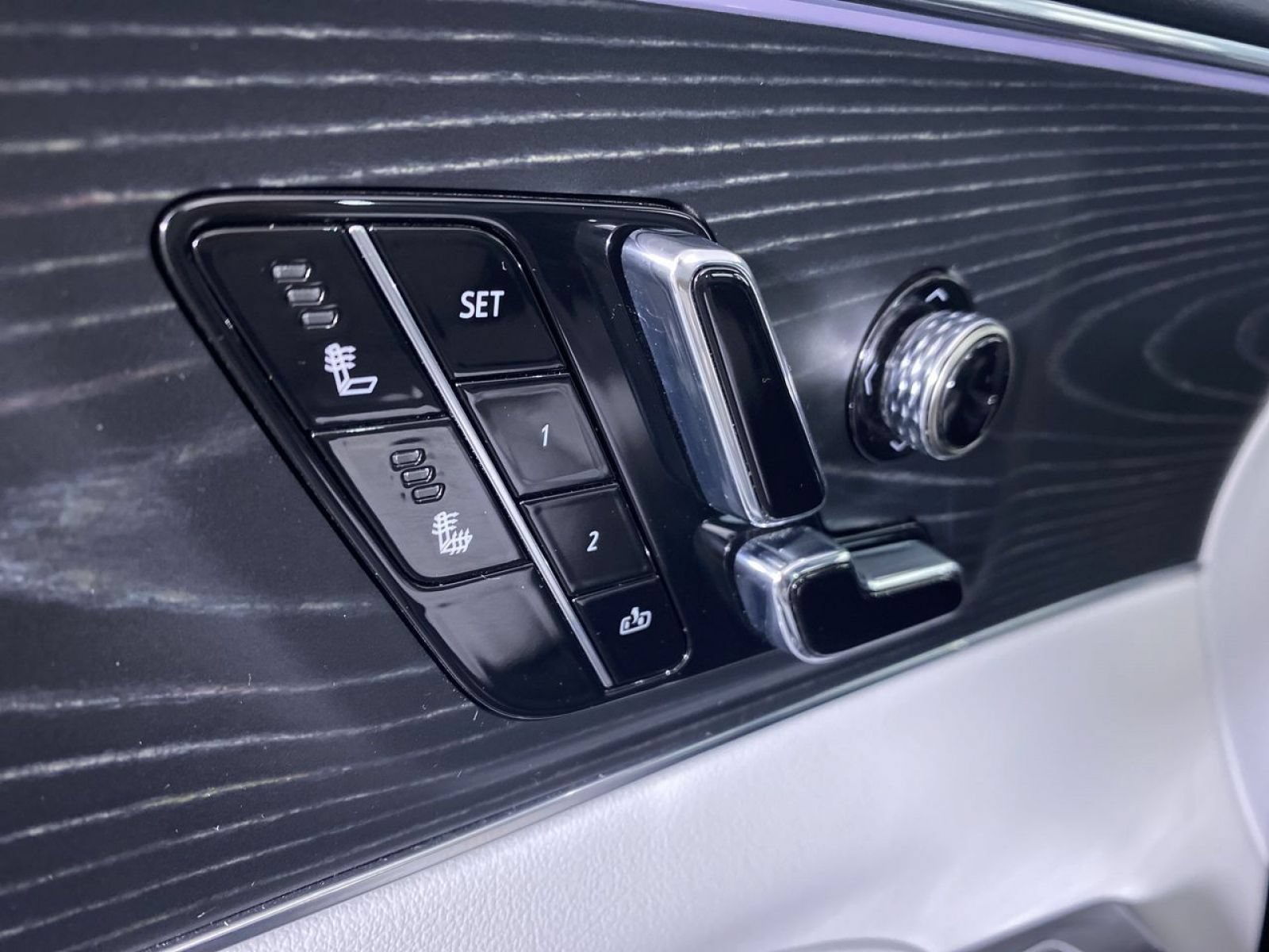Certified 2024 Cadillac Lyriq Sport AWD/4WD image 9