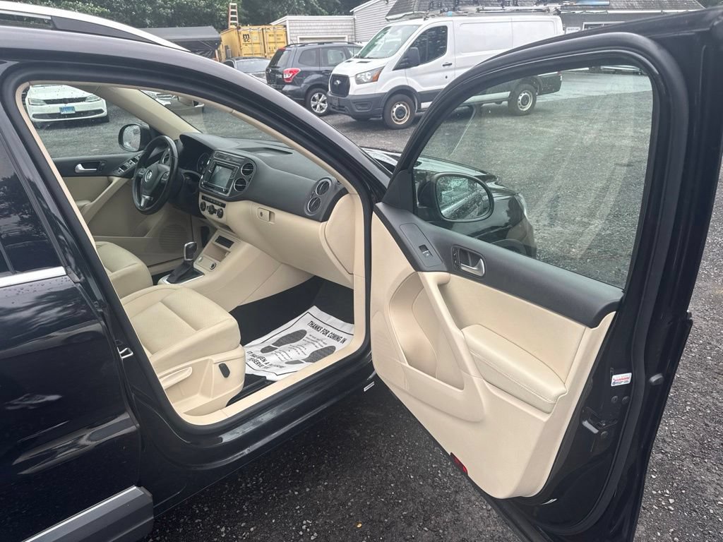 Used 2017 Volkswagen Tiguan Wolfsburg Edition AWD/4WD image 28