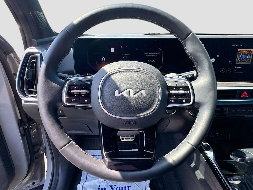 Certified 2025 Kia Sorento SX Prestige AWD/4WD image 14