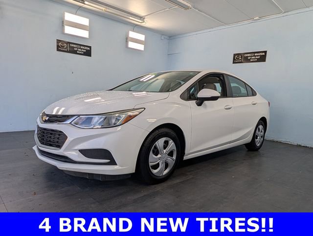 Used 2017 Chevrolet Cruze LS image 3