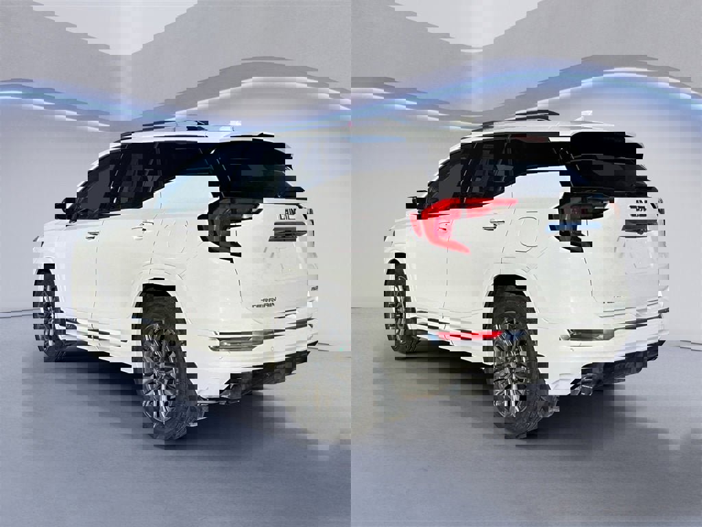 Used 2020 GMC Terrain Denali w/ Denali Premium Package image 3