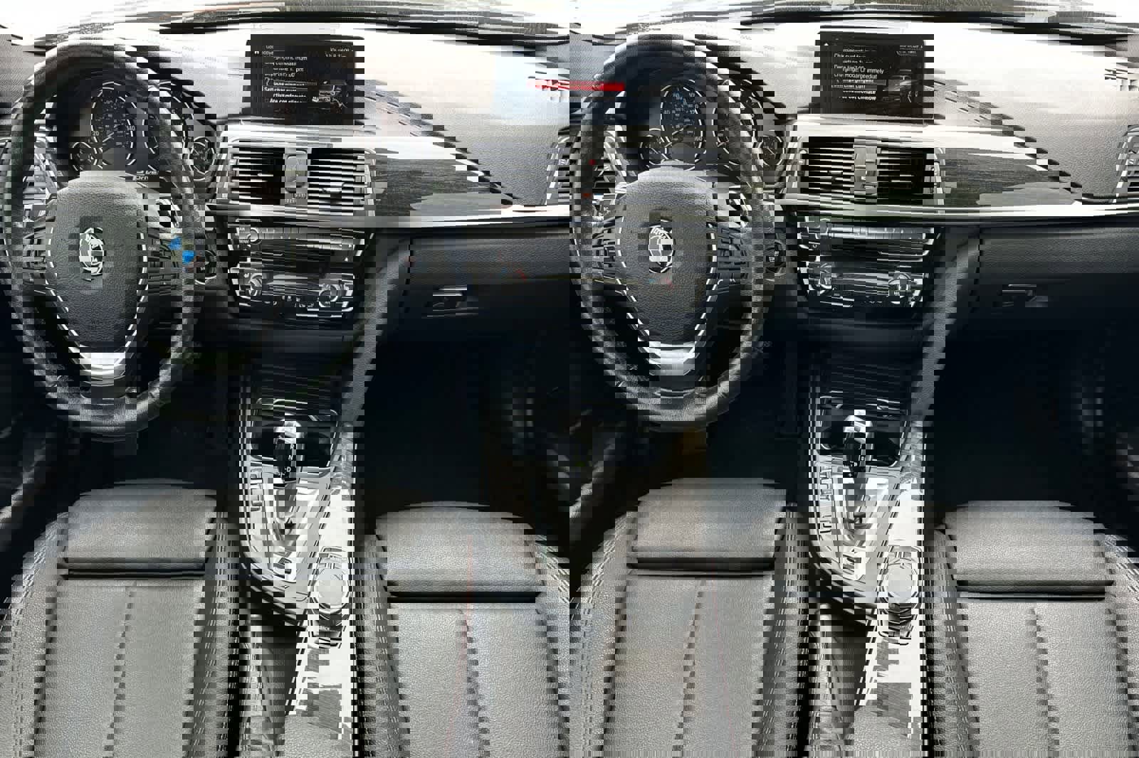 Used 2018 BMW 330e w/ Convenience Package image 4