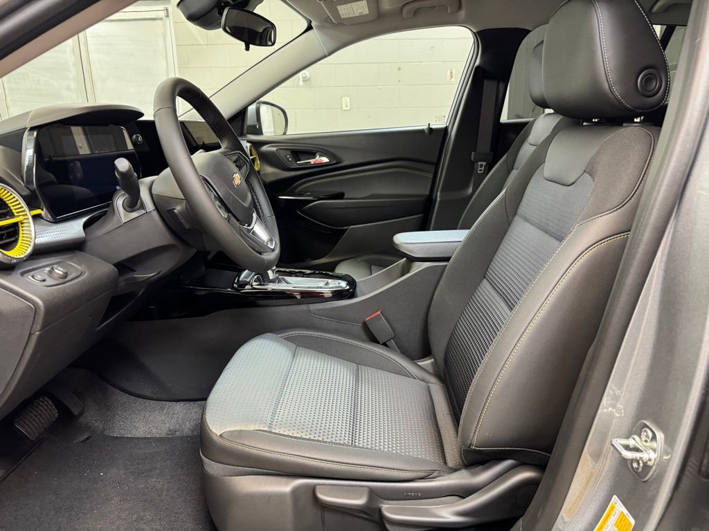 New 2026 Chevrolet Trax LT w/ Driver Confidence Package image 12