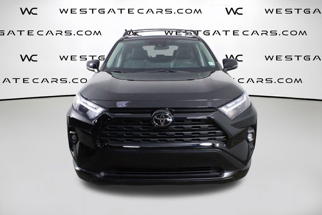 Used 2023 Toyota RAV4 XLE Premium image 4