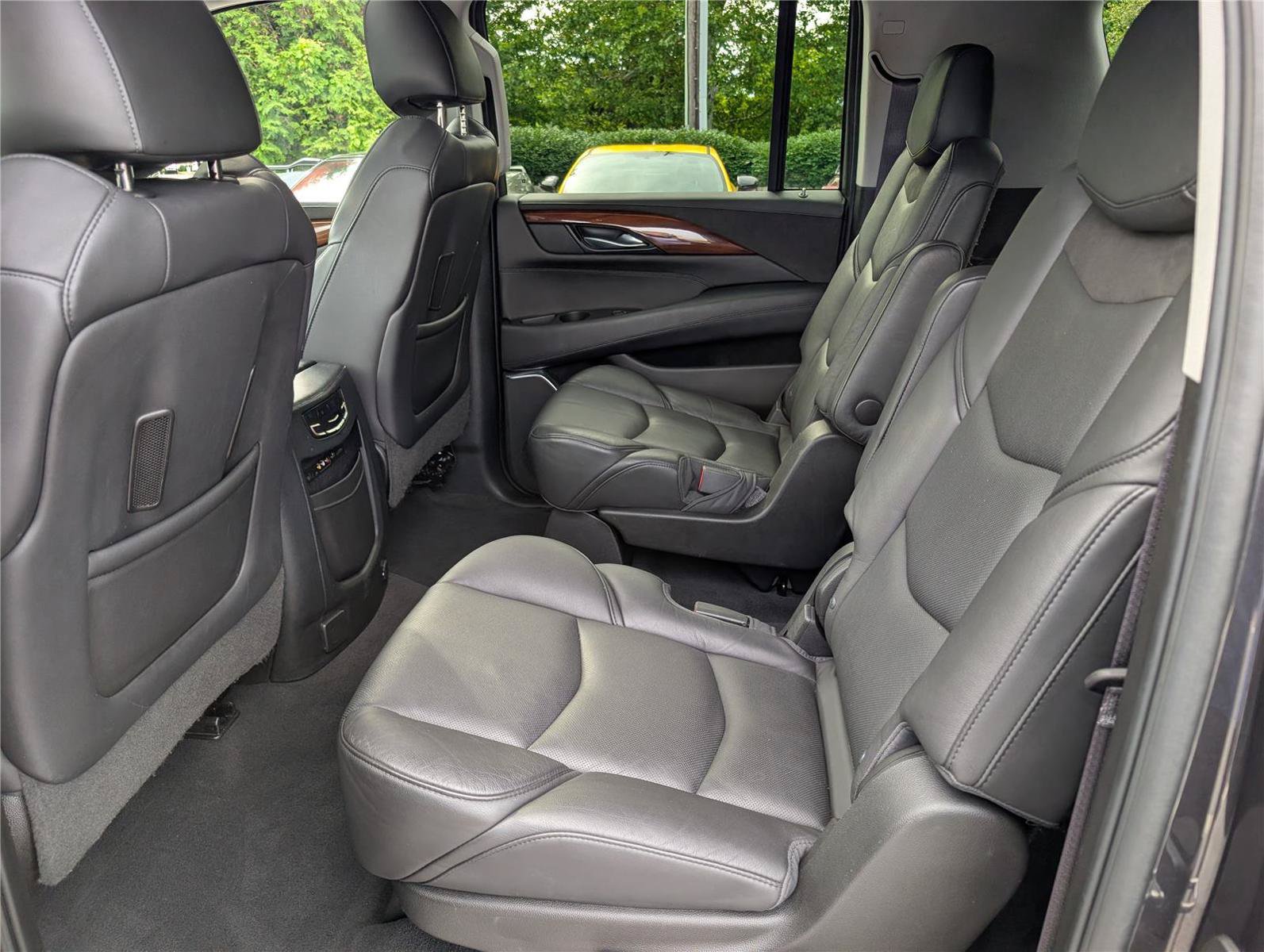 Used 2016 Cadillac Escalade ESV Premium AWD/4WD image 19
