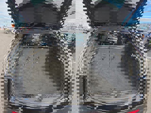 Used 2020 Cadillac XT4 Sport w/ Technology Package image 13