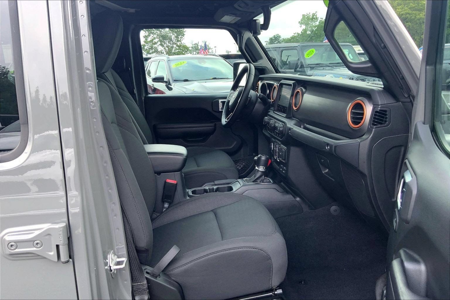 Used 2021 Jeep Gladiator Sport AWD/4WD image 6