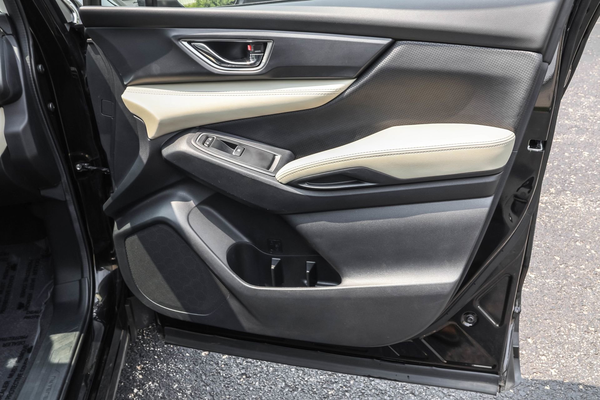 Used 2023 Subaru Ascent Limited image 45