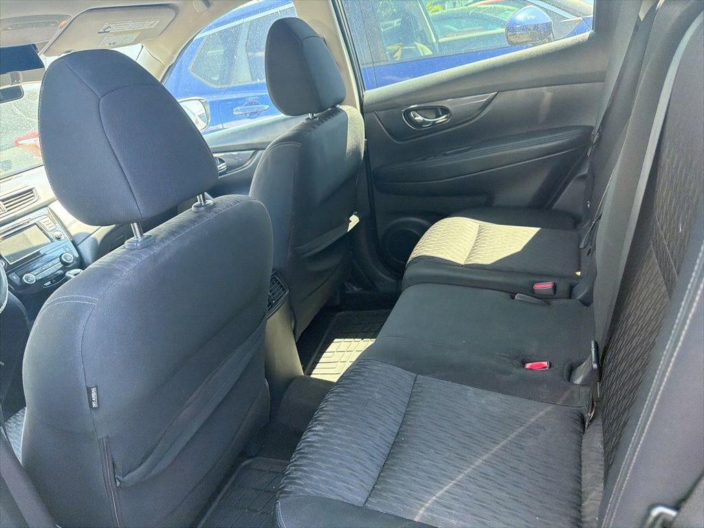 Used 2018 Nissan Rogue SV image 10