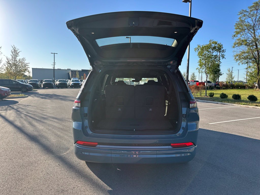 New 2027 Jeep Grand Cherokee L Limited AWD/4WD image 15