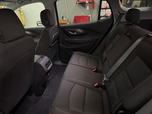 Used 2023 GMC Terrain SLE w/ Driver Convenience Package image 18