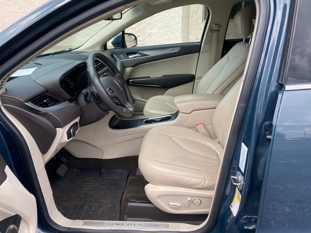 Used 2019 Lincoln MKC Premiere image 9