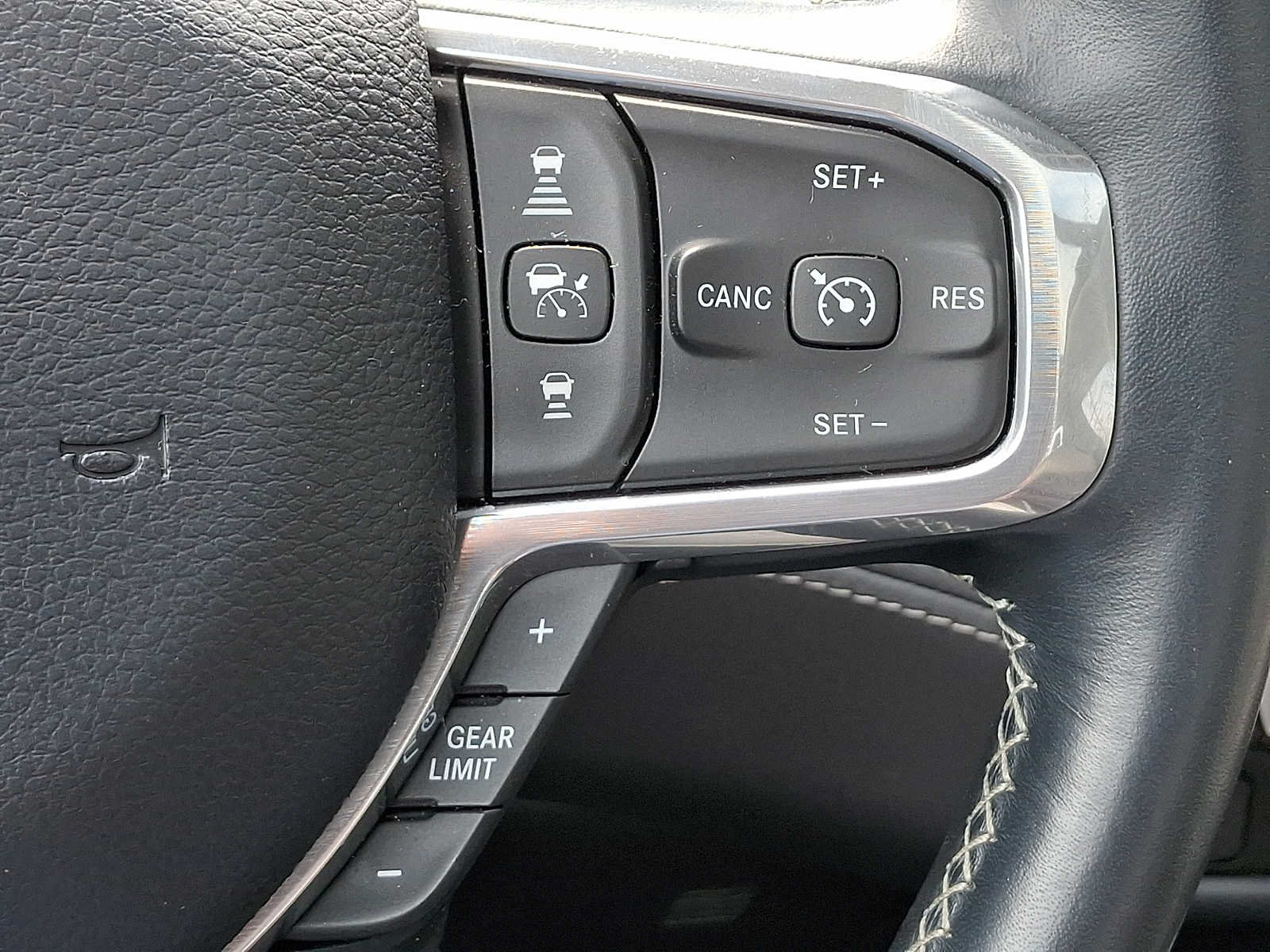 Used 2023 RAM 1500 Limited AWD/4WD image 28