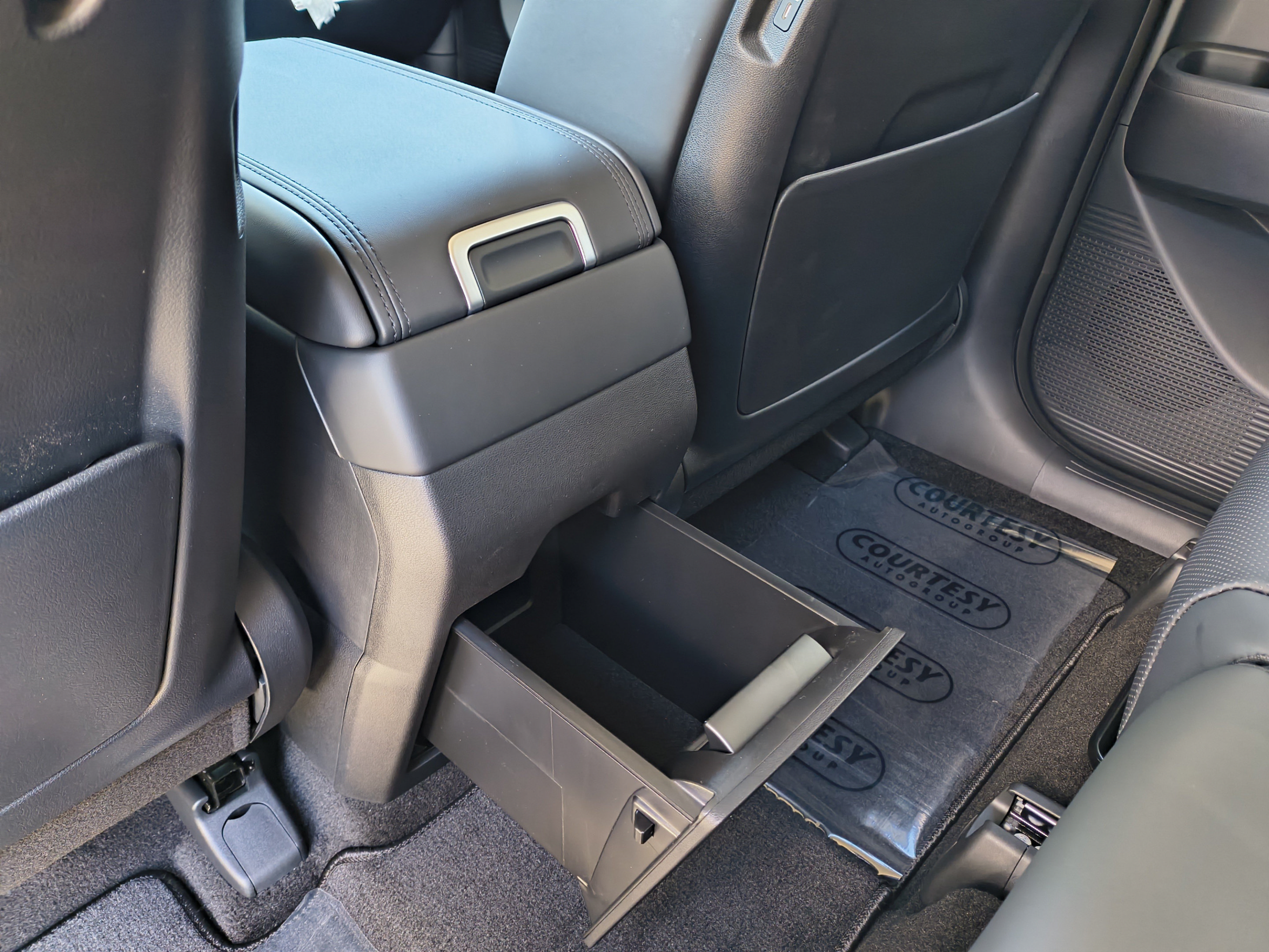 New 2027 Hyundai Santa Fe SEL FWD image 16