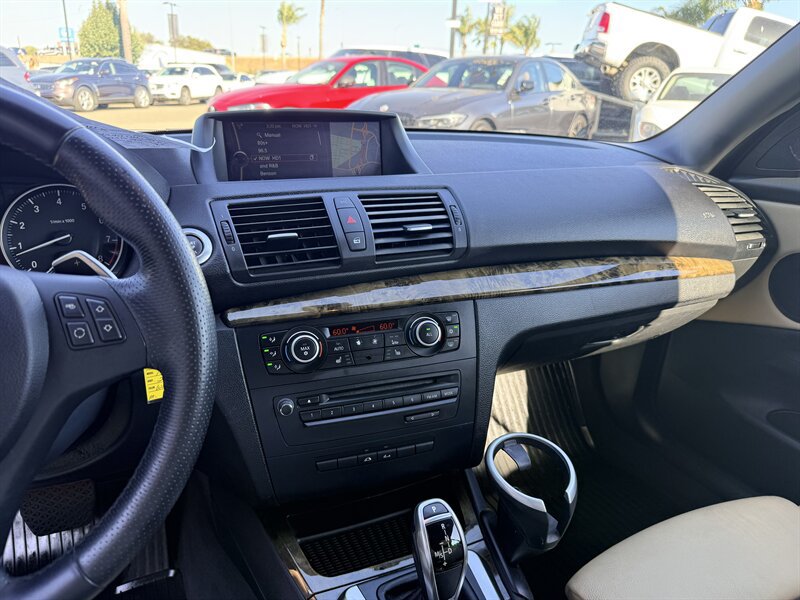 Used 2011 BMW 135i Convertible RWD image 15