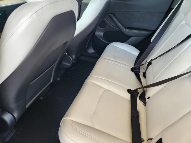 Used 2025 Tesla Model Y Long Range RWD image 37