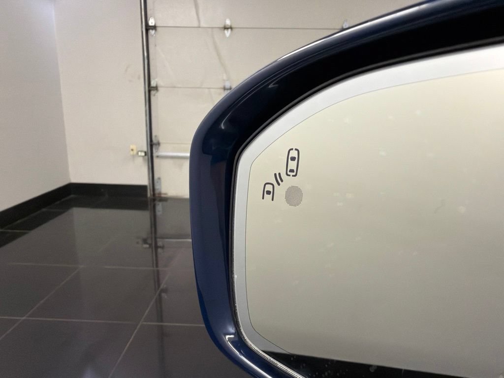 Used 2018 Lincoln Continental Reserve AWD/4WD image 32