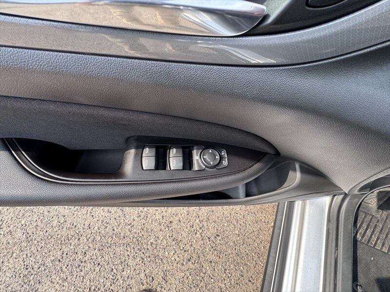 Used 2019 Buick Regal Preferred AWD/4WD image 19