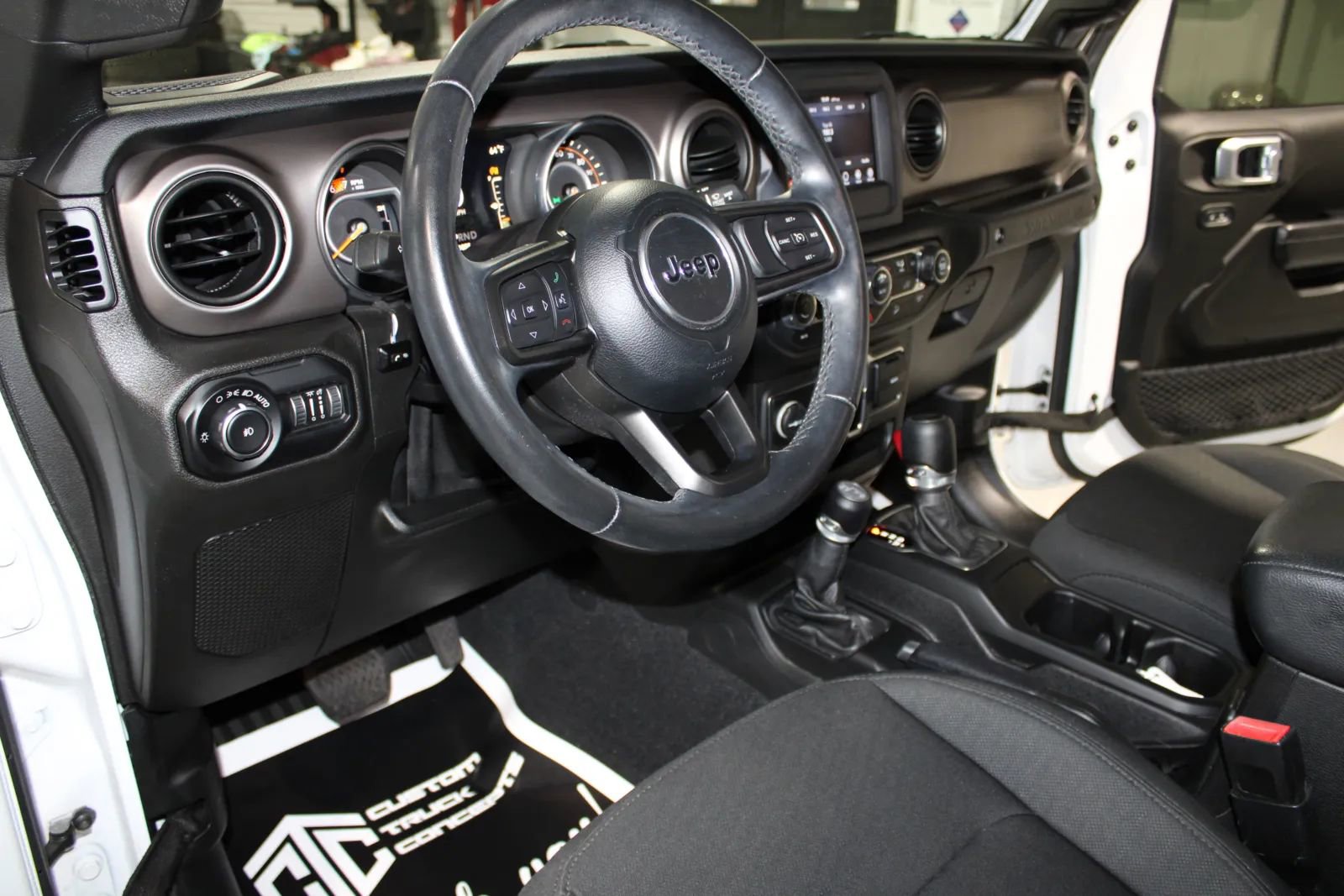 Used 2020 Jeep Wrangler Unlimited Sport S image 11