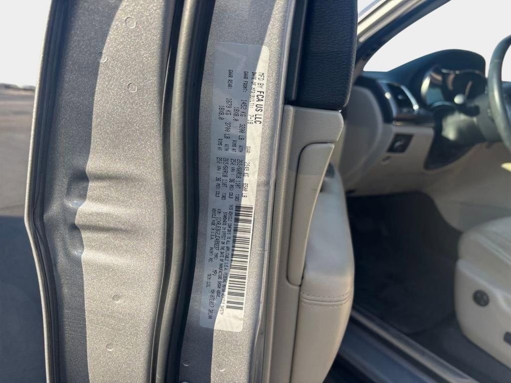 Used 2018 Jeep Grand Cherokee Limited image 25