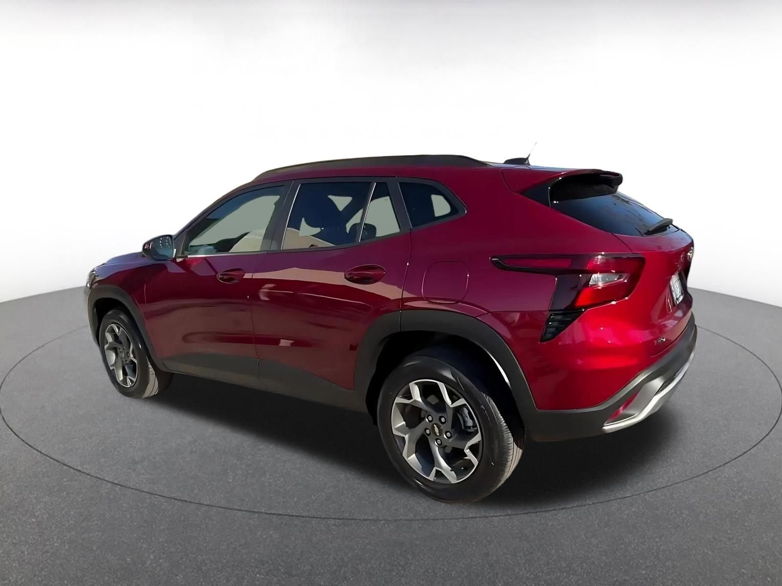 Used 2025 Chevrolet Trax LT image 10